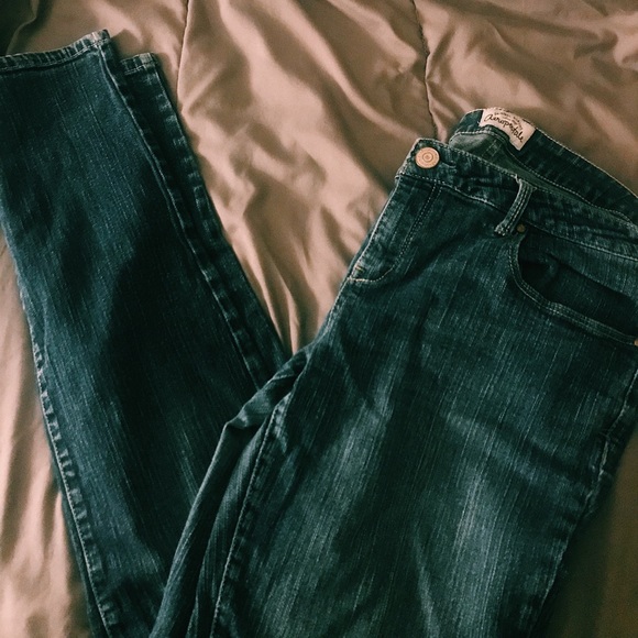 Aeropostale Skinny Jeans - Picture 2 of 2